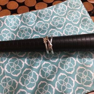 Kendra Scott arrow ring size 8 throwing in a Kendra Scott necklace